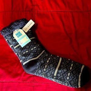 NWT MUK LUKS cabin socks